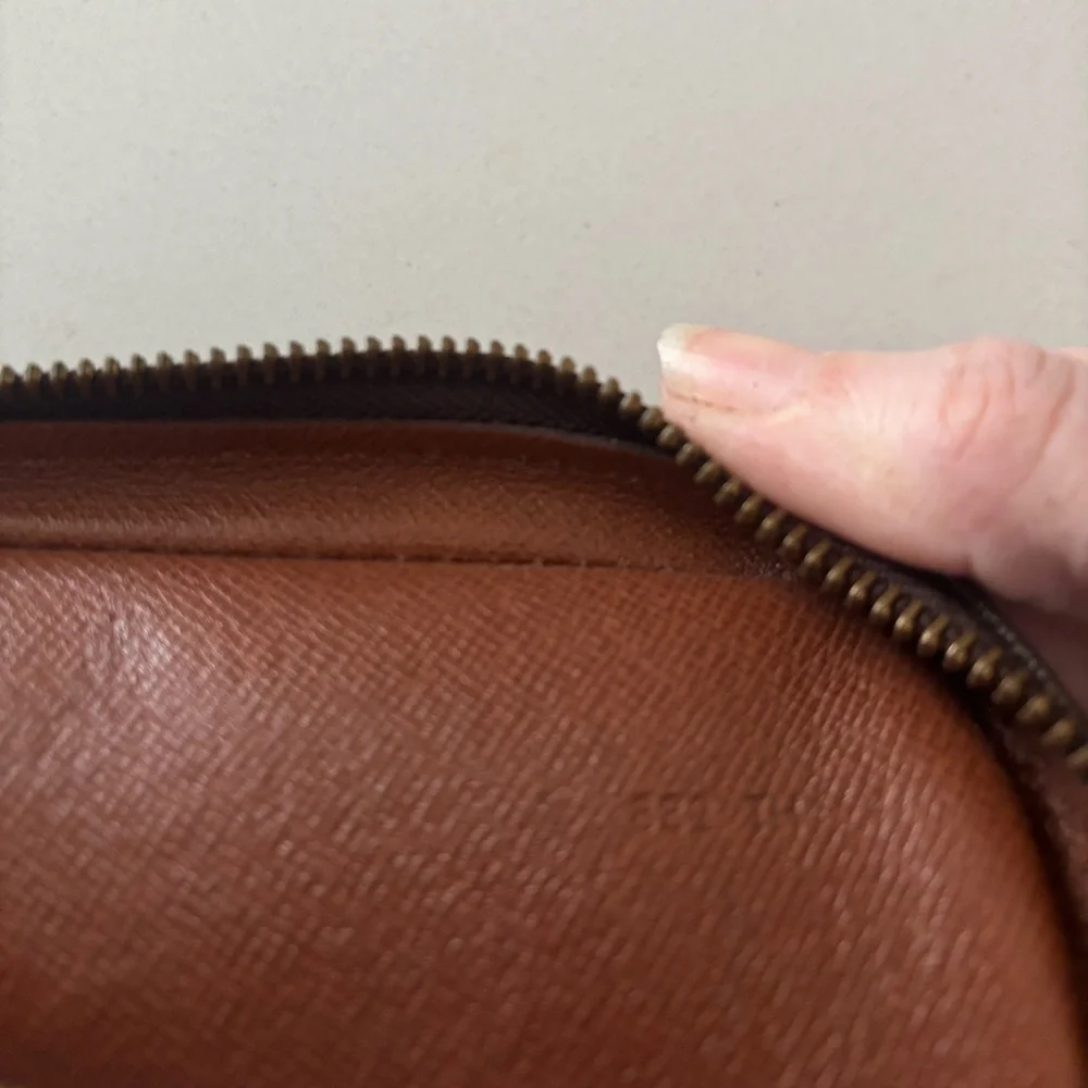 Louis Vuitton Marly Dragonne Vintage Wristlet Monogram Clutch